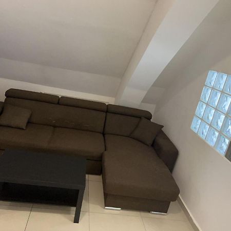 Chez Ana Apartment Otopeni Exterior photo